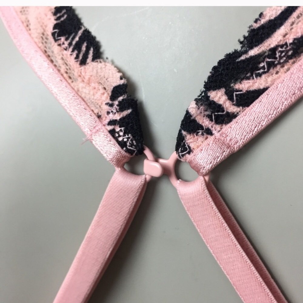VS 🆕 Criss Cross Pink Tropical Lace Bralette - Picture 5 of 5